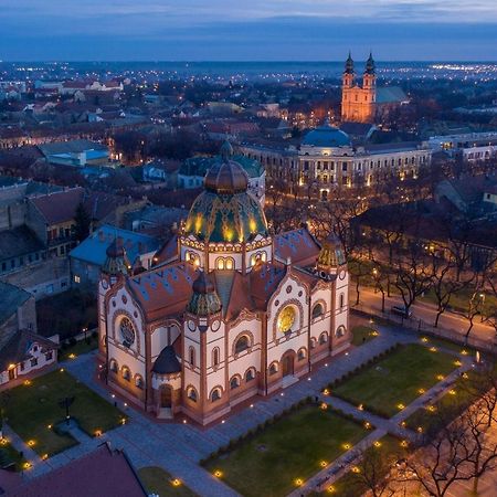 Lena Apartman Subotica Esterno foto